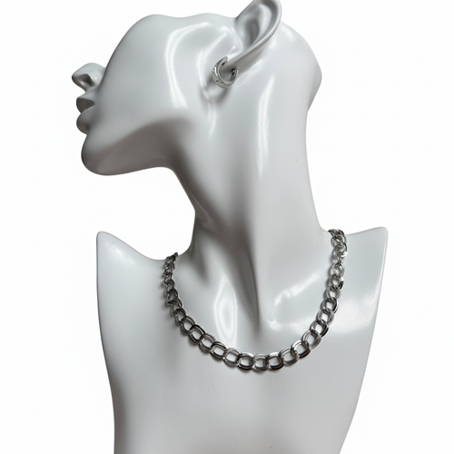 Chunky Chain Necklace Close-up