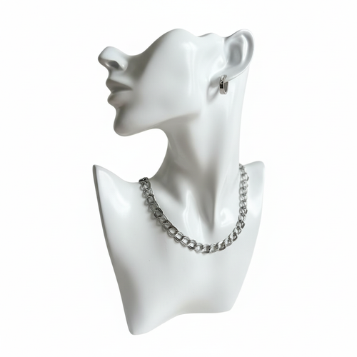 Chunky Chain Necklace Detail